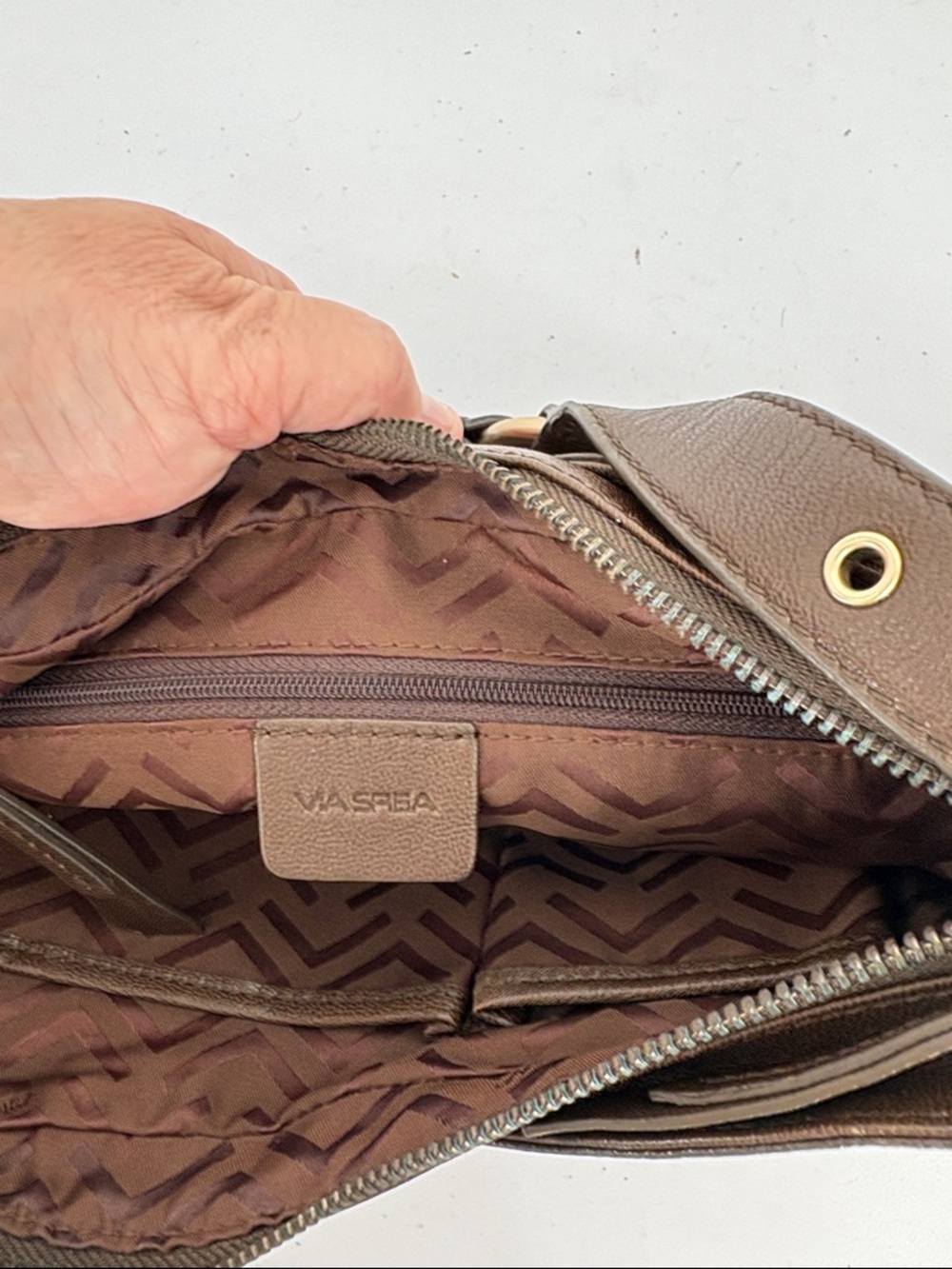 🎪 Via Spiga Dark Brown goat Napa Leather Shoulder Bag with Gold Hardware - Picture 11 of 16